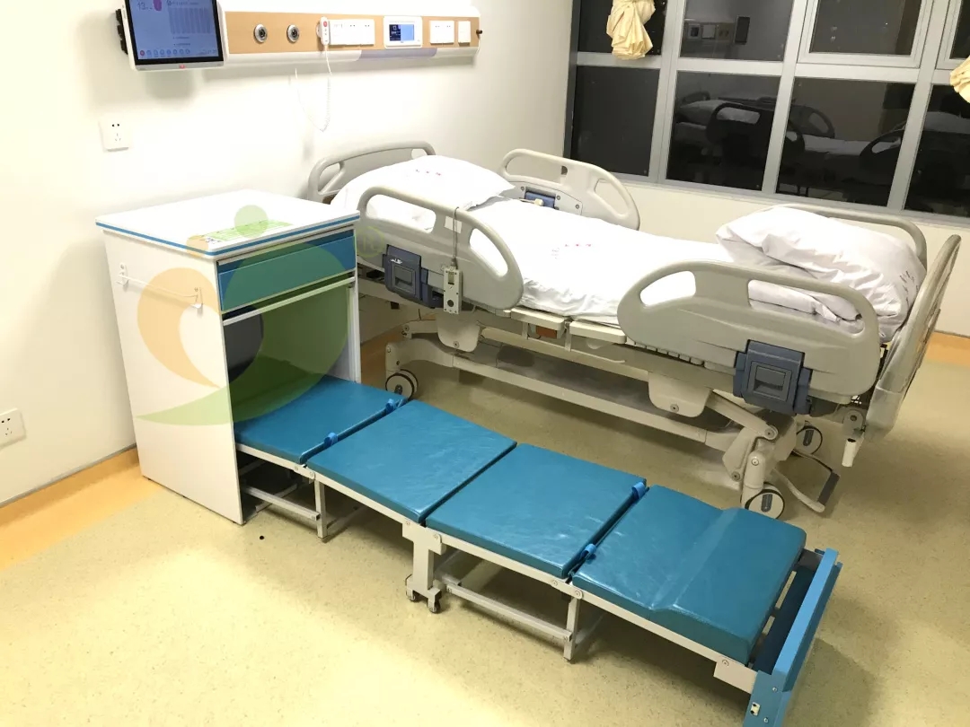 掃碼共享陪護床醫院現身 陪護不再“無寢具、無場地”